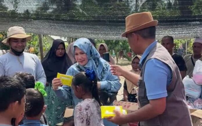 Mustafa A. Glanggang Salurkan Bantuan Untuk Warga Kuala Cerape