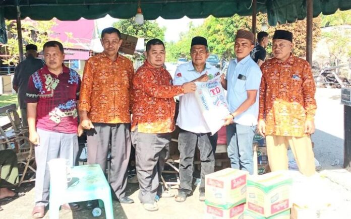 AGPAII Aceh Selatan Salurkan Bantuan untuk Korban Kebakaran di Kluet Utara