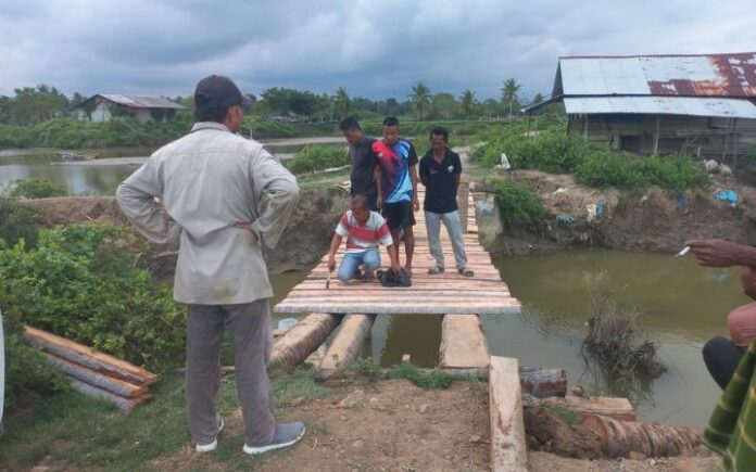 2 Jalur Terputus Sejak Banjir, Nelayan Calok Butuh Jembatan Baru Menuju PPI