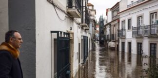 Badai Tewaskan 14 Warga, Mendagri Portugal Mundur Badai Tewaskan 14 Warga, Mendagri Portugal Mundur