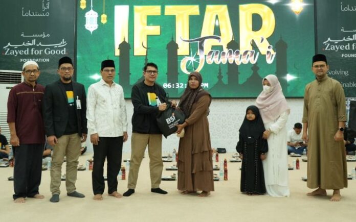 ITF UIN Ar-Raniry Salurkan 100 Paket Sembako Untuk Dhuafa