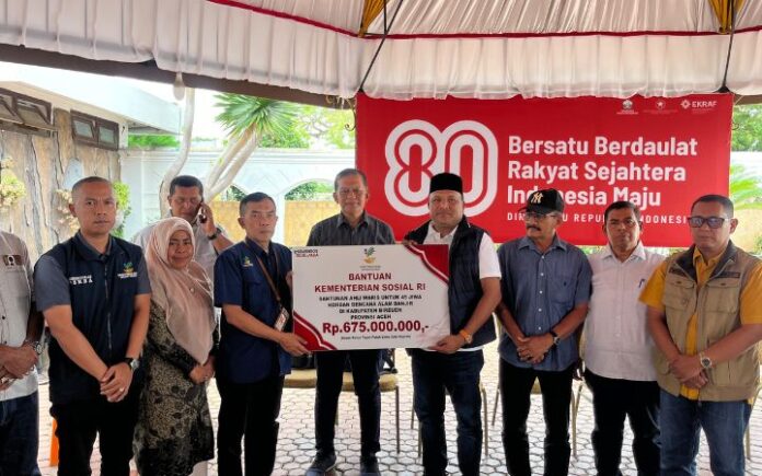 45 Ahli Waris Korban Bencana Hidrometeorologi di Bireuen Terima Santunan Dari Kemensos