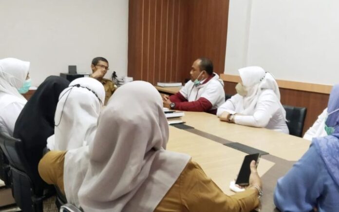 Laporan Mengendap, 50 Pegawai Puskesmas Peudada Sambangi Dinkes Bireuen