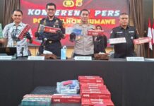 Polisi Sita Ratusan Bungkus Rokok Ilegal di Uteunkot Lhokseumawe Polisi Sita Ratusan Bungkus Rokok Ilegal di Uteunkot Lhokseumawe