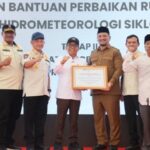 Satgas PRR Salurkan Bantuan Stimulan Perbaikan Rumah di Aceh Tamiang Satgas PRR Salurkan Bantuan Stimulan Perbaikan Rumah di Aceh Tamiang