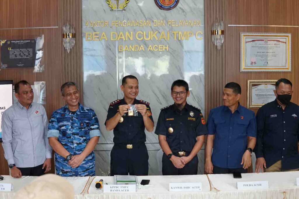 Bea cukai Aceh emas ilegal