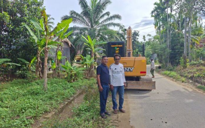 BPBD Bireuen Kerahkan Alat Berat Bersihkan Drainase Penyebab Banjir di Lueng Kuli