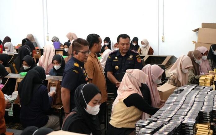 Bea Cukai Sambangi Pabrik Rokok di Bireuen, Bahas Iklim Usaha Sehat