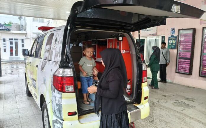 Terdata Desil 8, Bupati Bireuen Fasilitasi Pengobatan Balita Korban Kecelakaan Keluarga Miskin