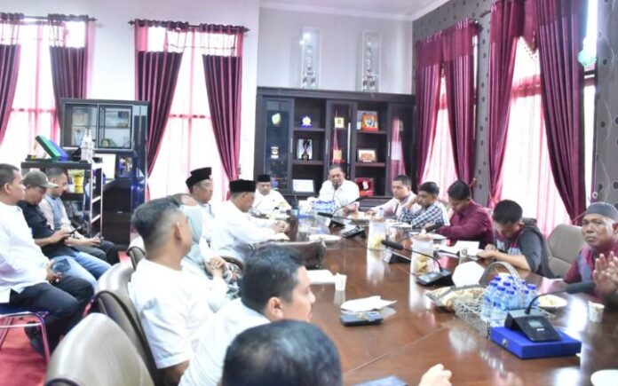 Bupati Bireuen Ajak Koalisi Sipil Ikut Awasi Pemulihan Korban Banjir