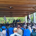 Desak Pergub JKA Dicabut, Ratusan Mahasiswa Kepung Kantor Gubernur Aceh Ratusan Mahasiswa Kepung Kantor Gubernur Aceh, Desak Pergub JKA Dicabut