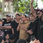 Temui Massa Aksi, Kadinkes Aceh Pastikan Skema JKA Kembali Seperti Semula Temui Massa Aksi, Plt Kadinkes Aceh Pastikan Skema JKA Kembali Seperti Semula