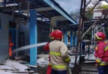 Polisi Periksa 15 Saksi Pembakaran FP USK, Temukan Pecahan Diduga Molotov Polisi Periksa 15 Saksi Pembakaran FP USK, Temukan Pecahan Diduga Molotov