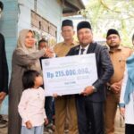 Bupati Mukhlis Serahkan Santunan JKM BPJS Rp267 Juta untuk Ahli Waris Bupati Mukhlis Serahkan Santunan JKM BPJS Rp267 Juta untuk Ahli Waris