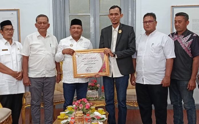 Bireuen Kembali Raih Predikat Informatif dari KIA