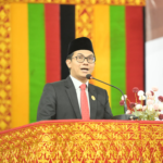 Ketua DPRK Banda Aceh Dukung Usulan Komisi II DPR RI soal Status dan Gaji PPPK Komparatif.ID, Banda Aceh– Ketua DPRK Banda Aceh Irwansyah, ST, menyampaikan kabar bagi aparatur sipil negara (ASN) berstatus PPPK paruh waktu maupun PPPK penuh waktu. Menurutnya, terdapat usulan agar pembiayaan gaji PPPK ditanggung melalui APBN serta adanya peluang pengangkatan PPPK paruh waktu menjadi PPPK penuh waktu. Informasi tersebut disampaikan Irwansyah setelah berdialog dengan anggota Komisi II DPR RI dari Fraksi PKS, Mardani Ali Sera, pada Kamis (11/6/2026). Mardani diketahui merupakan bagian dari Komisi II DPR RI yang saat ini mengusulkan agar pembiayaan PPPK tidak lagi dibebankan kepada pemerintah daerah, melainkan ditanggung oleh pemerintah pusat melalui APBN.