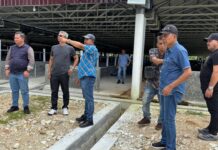 Rombongan Distanbun Aceh Kunjungi Sentra Usaha Trans Continent di Gorontalo Rombongan Distanbun Aceh Kunjungi Sentra Usaha Trans Continent di Gorontalo Komparatif.ID, Gorontalo– Pelaksana tugas Kepala Dinas Pertanian dan Perkebunan Aceh Dr. Ir. Azanuddin Kurnia bersama rombongan melakukan kunjungan ke kompleks usaha Trans Continent di Kabupaten Gorontalo, Provinsi Gorontalo Kabupaten Gorontalo pada Kamis, (18/6/2026). Kunjungan tersebut menjadi bagian dari rangkaian kegiatan Pekan Nasional (PENAS) ke XVII yang digelar di Gorontalo. Rombongan Aceh yang turut dihadiri oleh Mukhlis, Habiburrahman, serta sejumlah staf dari Dinas Pertanian dan Perkebunan Aceh dan Dinas Peternakan Aceh, diterima langsung oleh CEO Trans Continent Ismail Rasyid beserta jajaran manajemen perusahaan.