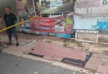 Tersengat Listrik, Warga Aceh Besar Tewas Saat Memasang Baliho di Banda Aceh Tersengat Arus Listrik, Warga Aceh Besar Tewas Saat Memasang Baliho di Banda Aceh