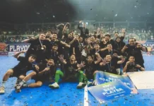 Juara Lima Kali Berturut-turut, Perjalanan Bintang Timur Surabaya Menaklukkan PFL 2026 Komparatif.ID, Yogyakarta– Bintang Timur Surabaya kembali menorehkan tinta emas dalam sejarah futsal Indonesia setelah memastikan diri sebagai juara Pro Futsal League (PFL) Indonesia musim 2025-2026. Gelar tersebut menjadi yang kelima secara berturut-turut bagi klub asal Jawa Timur setelah menaklukkan Cosmo JNE Jakarta pada partai final Leg 2 yang berlangsung di GOR Universitas Negeri Yogyakarta (UNY), Minggu (14/6/2026). Keberhasilan tersebut diraih tidak mudah. Bintang Timur Surabaya harus melalui berbagai tantangan sepanjang musim, termasuk menghadapi kebangkitan luar biasa Cosmo JNE di partai puncak. Namun pengalaman, kualitas individu, dan mental juara yang telah dibangun selama beberapa musim terakhir kembali menjadi pembeda. Pada pertandingan final Leg 2, Cosmo JNE sempat berada di atas angin setelah unggul tiga gol tanpa balas melalui Ruan Nakamatsu pada menit ke-18, Reza Gunawan pada menit ke-22, dan Andri Kustiawan pada menit ke-30. Dalam situasi tersebut, banyak yang menilai momentum pertandingan telah berpihak kepada wakil Jakarta.