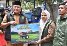 Bupati Bireuen Serahkan Alsintan untuk 5 Brigade Pangan Bupati Mukhlis Serahkan 45 Alsintan ke 5 Brigade Pangan