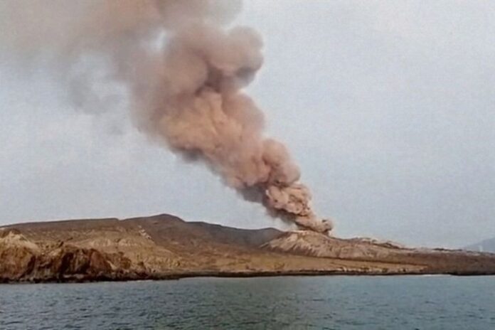 Gunung Krakatau Erupsi gunung krakatau