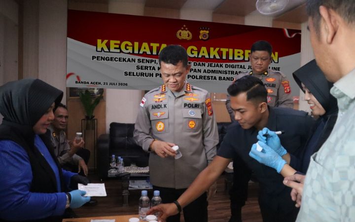 Polresta Banda Aceh Periksa Urine dan Ponsel Personel