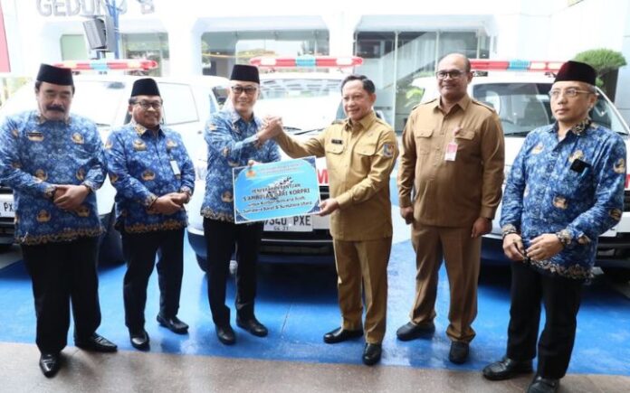 Satgas PRR Salurkan Bantuan 5 Unit Ambulans dari Korpri Untuk Wilayah Terdampak Bencana