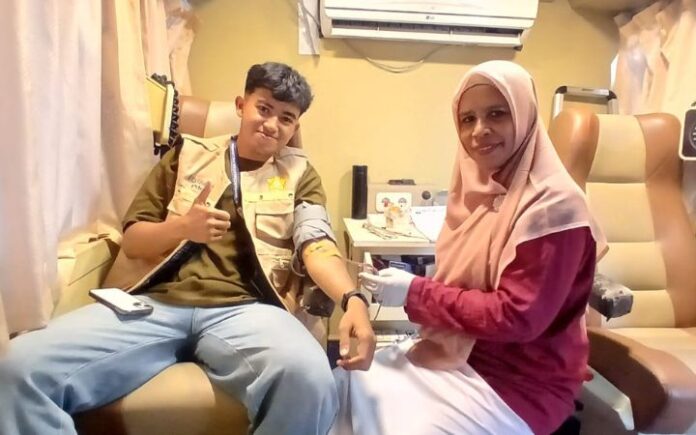 mahasiswa USK Mahasiswa USK Donor Darah Perdana di Peudada
