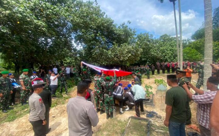 Pratu Galuh Nugraha Dimakamkan di Aceh Timur