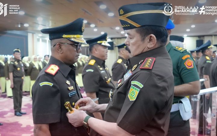 Mualem Ajak Kajati Rahmadsyah Bangun Aceh