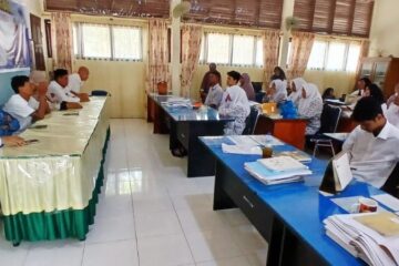 Temui Kacabdin, OSIS SMAN 1 Peudada Keluhkan Kebijakan Kepala Sekolah