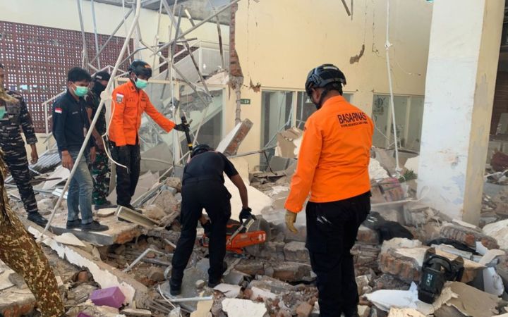 Gempabumi Magnitudo 7,7 Guncang Flores, BMKG Umumkan Peringatan Dini Tsunami