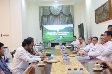 Mualem dan Mentan Amran Bahas Pemulihan Lahan Pertanian di Aceh