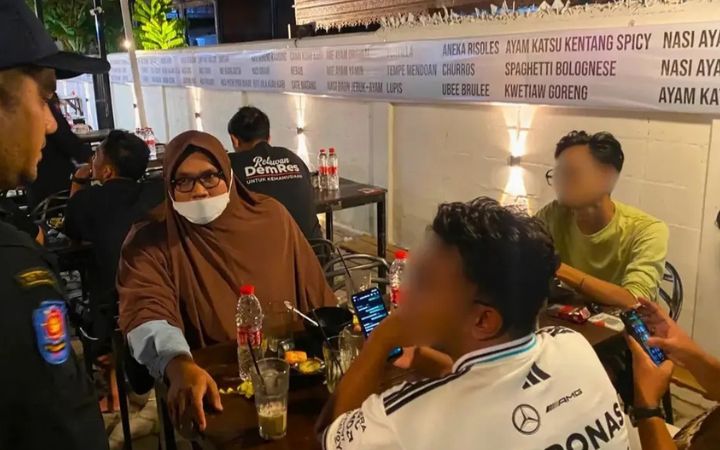 Sedang Asyik Peh Tem, Satpol PP WH Angkut Pria Berperilaku Menyimpang