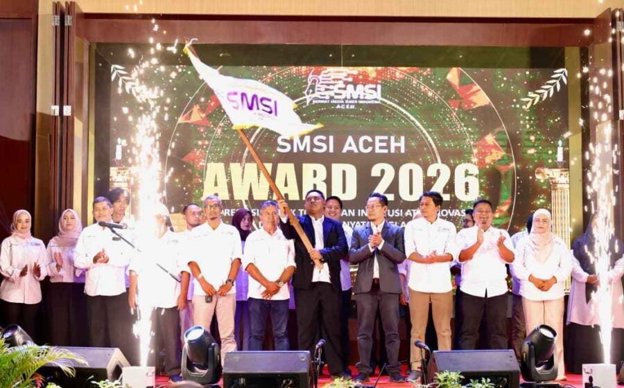 Aldin NL Pimpin SMSI Aceh 2026-2030, Pengurus Baru Resmi Dikukuhkan di Banda Aceh Komparatif.ID, Banda Aceh– Jurnalis senior Aldin NL dan Reza Gunawan resmi memimpin Serikat Media Siber Indonesia (SMSI) Provinsi Aceh periode 2026-2030. Aldin NL dipercaya sebagai Ketua, sedangkan Reza Gunawan ditunjuk sebagai Sekretaris. Aldin NL merupakan Direktur Utama PT Waspada Aceh Indonesia sekaligus jurnalis Waspada Aceh. Sementara Reza Gunawan menjabat Direktur Utama PT Media Aceh Online dan Redaktur/Pelaksana Media Aceh Online. Pengangkatan tersebut tertuang dalam Keputusan Pengurus Pusat Serikat Media Siber Indonesia (SMSI) Nomor 073/KPTS/SMSI-PUSAT/IX/2026 tentang Pengesahan dan Pengangkatan Pengurus Serikat Media Siber Indonesia (SMSI) Provinsi Aceh Masa Bakti 2026-2030. Pengukuhan pengurus SMSI Aceh dilakukan Ketua Umum SMSI Pusat, Firdaus, di Anjong Mon Mata, Banda Aceh, Sabtu (5/9/2026) malam.