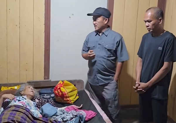 Dwi Indriyani dibuang anaknya