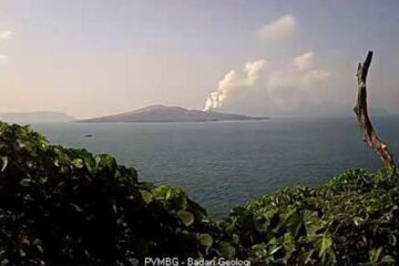 Gunung Anak Krakatau Erupsi, Sejumlah Penerbangan CGK Terganggu