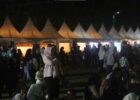 Banda Aceh Colossal Coffee Experience 2026 Ditutup, 26 Ribu Pengunjung Padati Blang Padang Komparatif.ID, Banda Aceh– Sekitar 26 ribu pengunjung tercatat meramaikan Banda Aceh Colossal Coffee Experience 2026 selama tiga hari pelaksanaan di Lapangan Blang Padang, Banda Aceh. Festival yang melibatkan 120 pelaku UMKM itu resmi berakhir pada Minggu (20/9/2026) malam. Wali Kota Banda Aceh Illiza Sa’aduddin Djamal menutup langsung Banda Aceh Colossal Coffee Experience 2026 yang berlangsung sejak Jumat (18/9/2026). Malam penutupan menjadi puncak keramaian festival yang mengangkat kopi sebagai bagian dari identitas Banda Aceh.