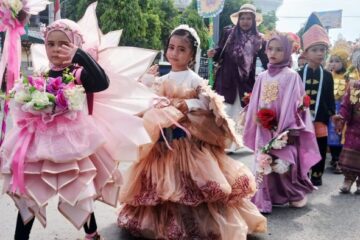 TKN Idhata Peusangan Gelar Pawai Budaya III