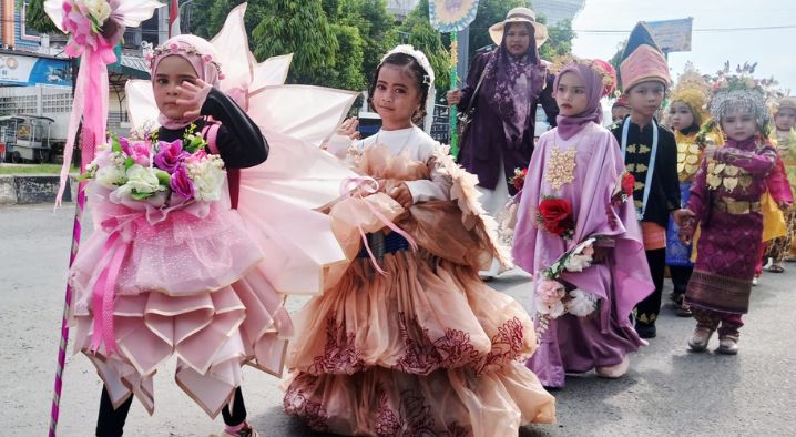 TKN Idhata Peusangan Gelar Pawai Budaya III