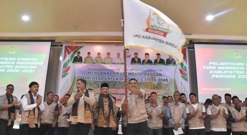 Bupati Mukhlis Hadiri Pelantikan 20 Korcam Tani Merdeka Bireuen