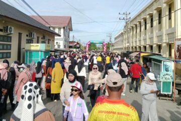 Ribuan Masyarakat Padati Jalan Santai HUT ke-27 Bireuen