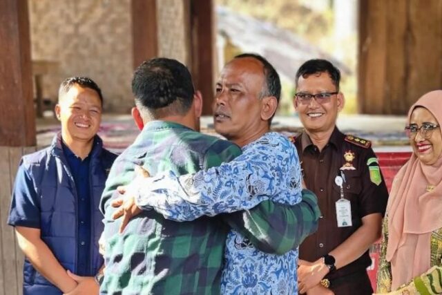 Kajari Bireuen Mediasi Kasus Pemukulan Siswi MIN 53, Guru & Orang Tua Sepakat Berdamai