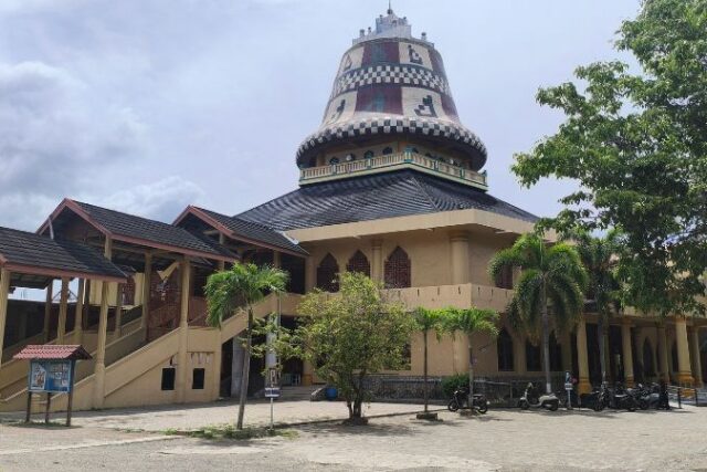 Masjid Baitul Musyahadah Banda Aceh Berkubah Unik Kupiah Meukeutop