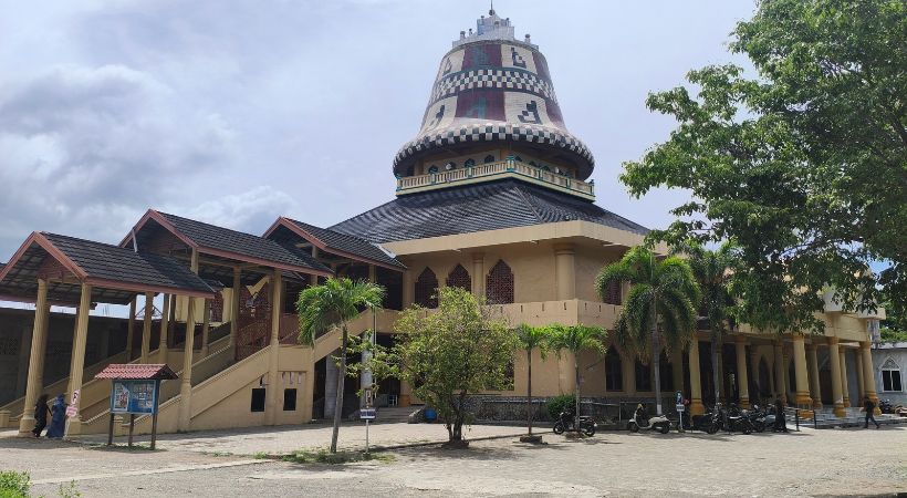 Masjid Baitul Musyahadah Banda Aceh Berkubah Unik Kupiah Meukeutop