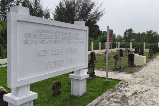 Menyusuri Makam Putroe Ijo di Gampong Pande
