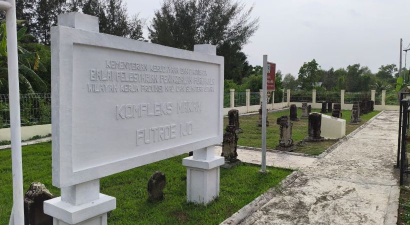 Menyusuri Makam Putroe Ijo di Gampong Pande