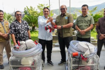 Safrizal Serahkan 2 Unit Mesin Pompa Portable untuk Aceh Tengah