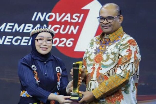 Safrizal ZA Raih Penghargaan Kepemimpinan Kolaboratif dalam Masa Kritis dari tvOne