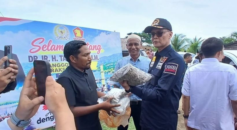 Temui Nelayan di Jeunieb, TA Khalid Jelaskan Mengapa Usulan Bantuan Bisa Mandek